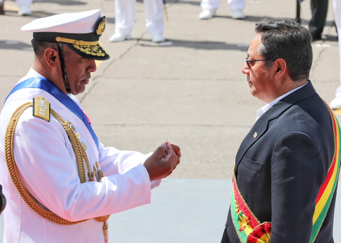 Presidente instruye a la Armada fortalecer lucha contra la explotación ilegal de oro