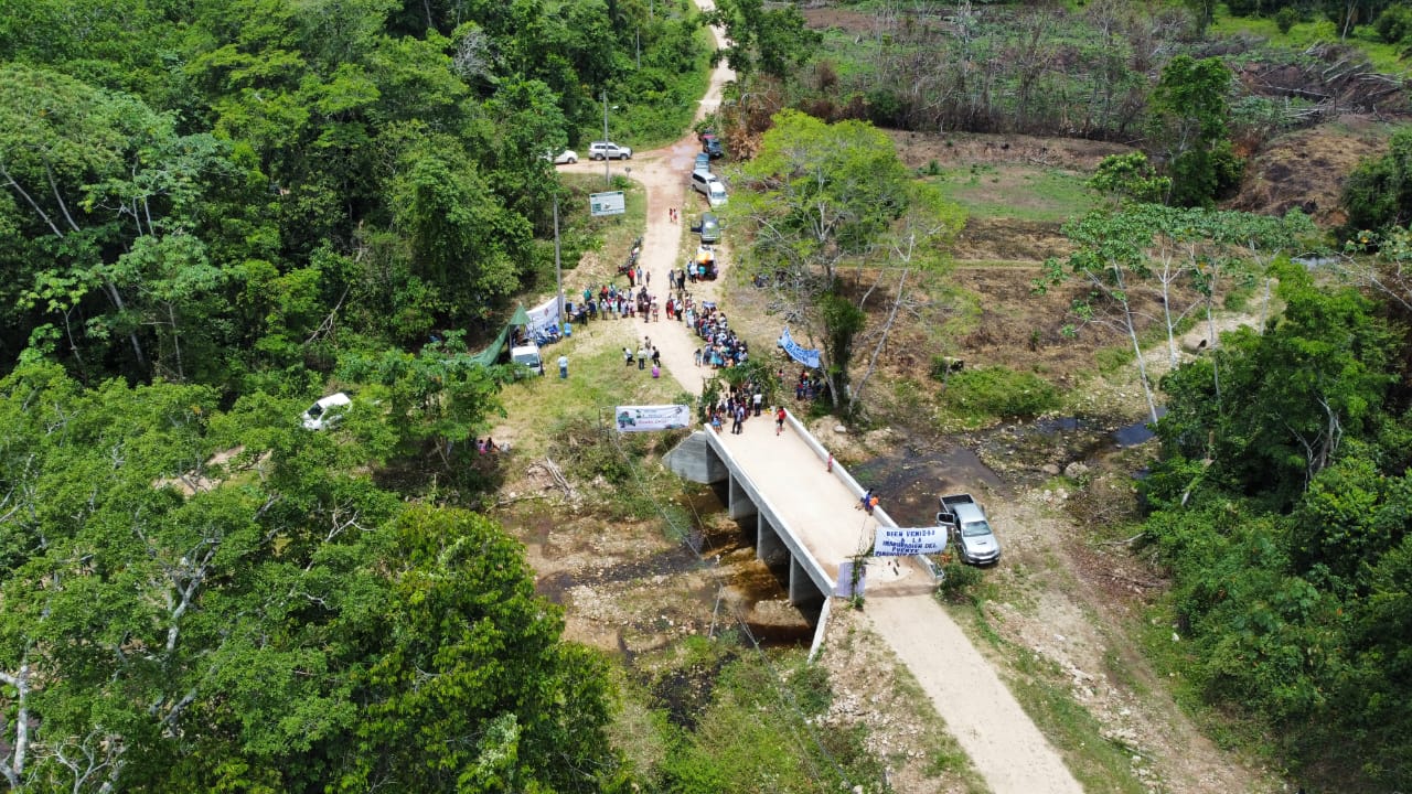 Gobierno entrega en Cochabamba y Santa Cruz tres puentes para fortalecer la actividad agropecuaria