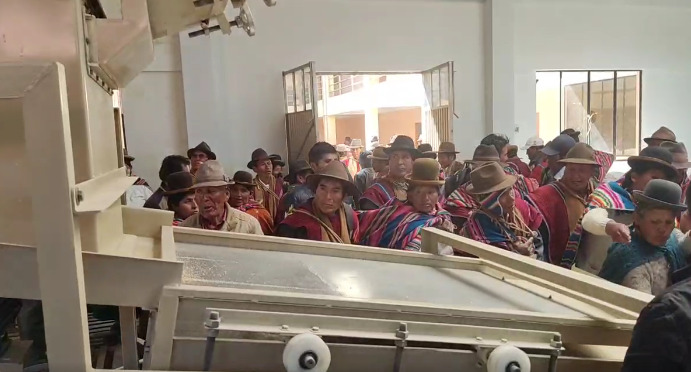 Emapa inaugura centro de acopio de quinua en Sica Sica y anuncia Bs 25 millones para compra del grano de la provincia Aroma