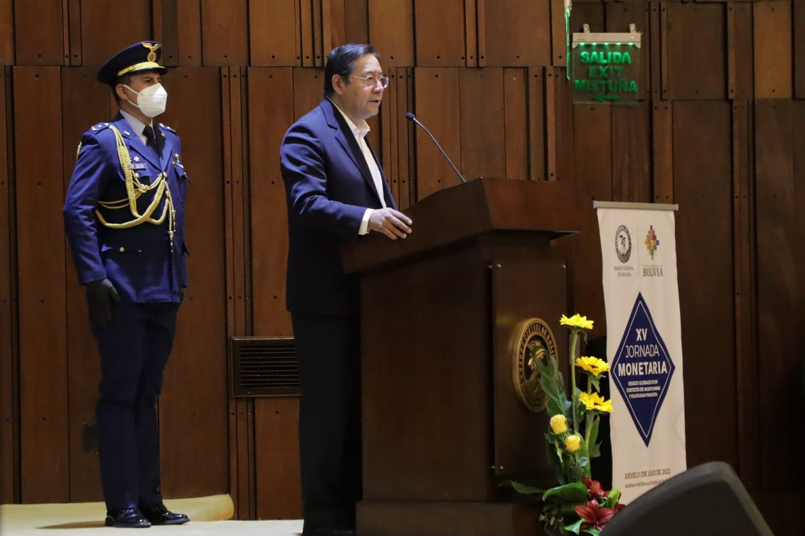 Presidente reivindica políticas económicas con sentido social