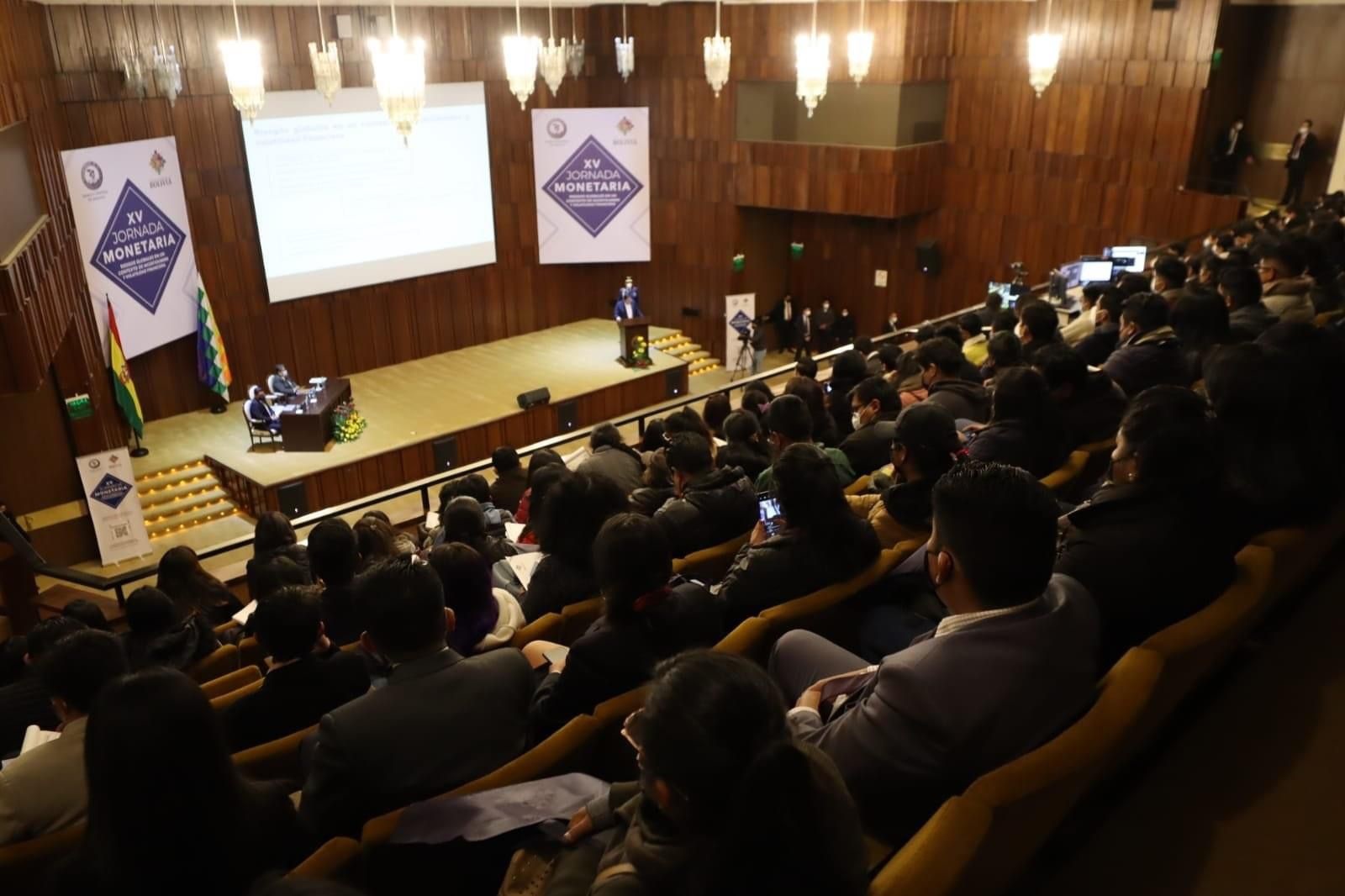 Presidente del BCB destaca el entorno de certidumbre económica logrado por el modelo boliviano