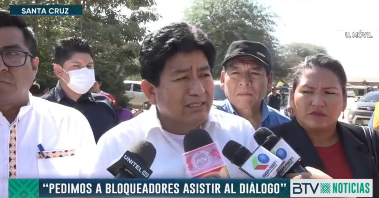 Ministro Montaño califica de político el bloqueo de transportistas de la Chiquitania e insta al diálogo