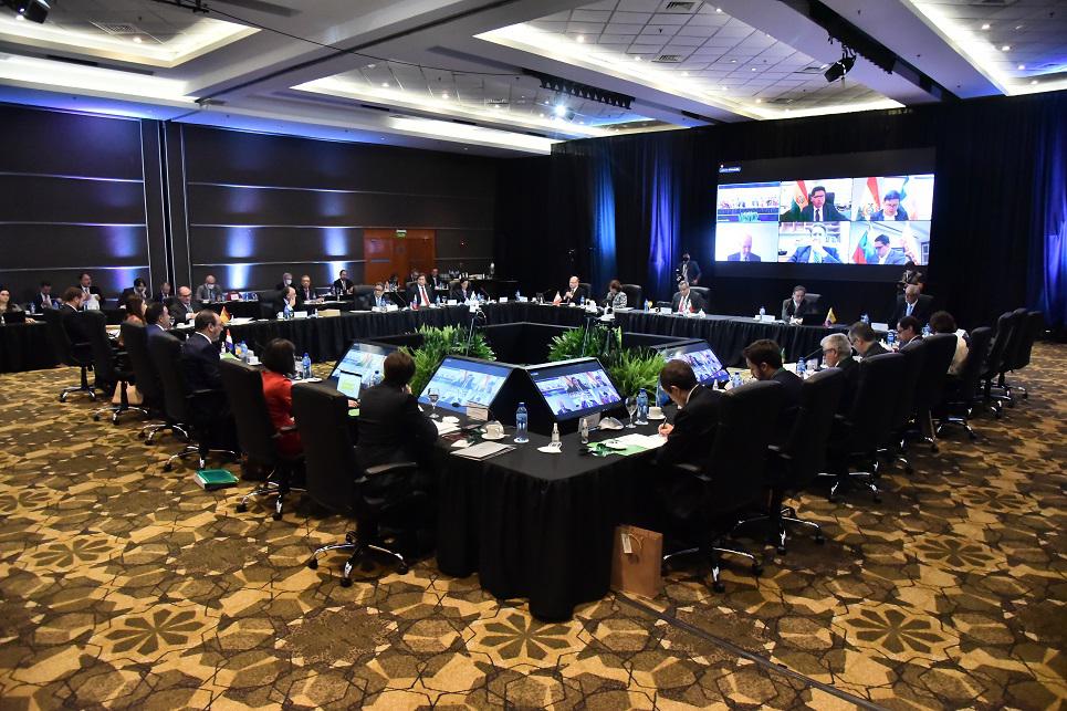 CAF aprueba $us 400 millones para promover el crecimiento económico de Bolivia