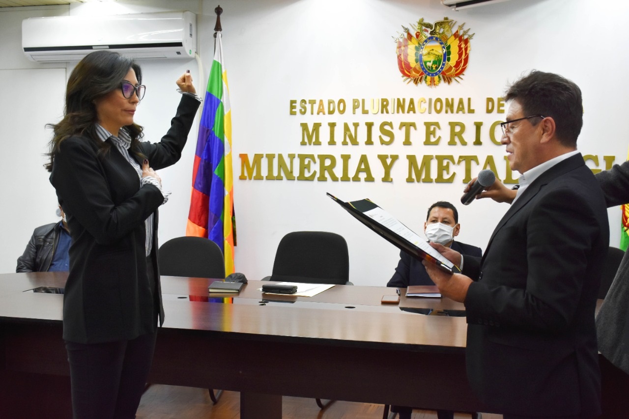 Posesionan a Carmen López como Directora de la Autoridad Jurisdiccional Administrativa Minera 