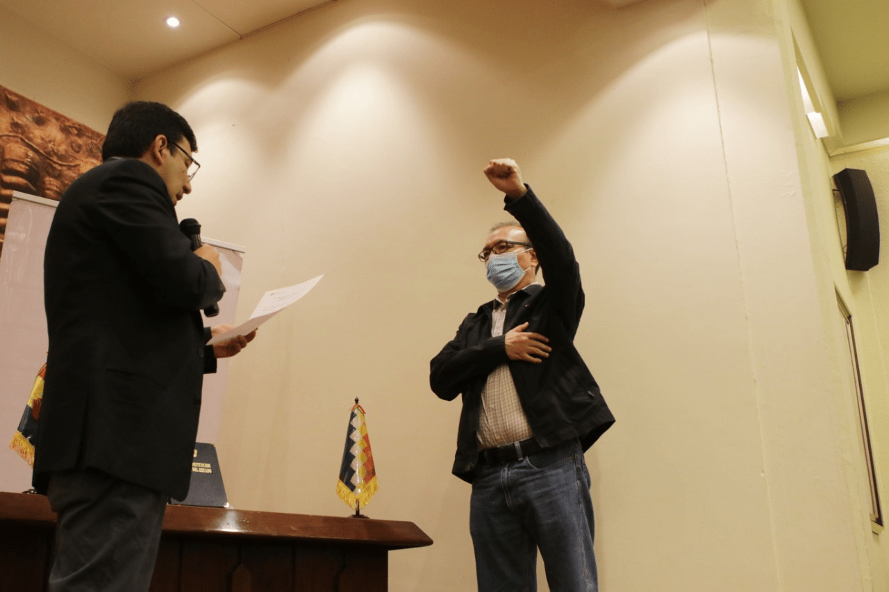 Posesionan a Manuel Valle Vargas como presidente de ENDE Corporación