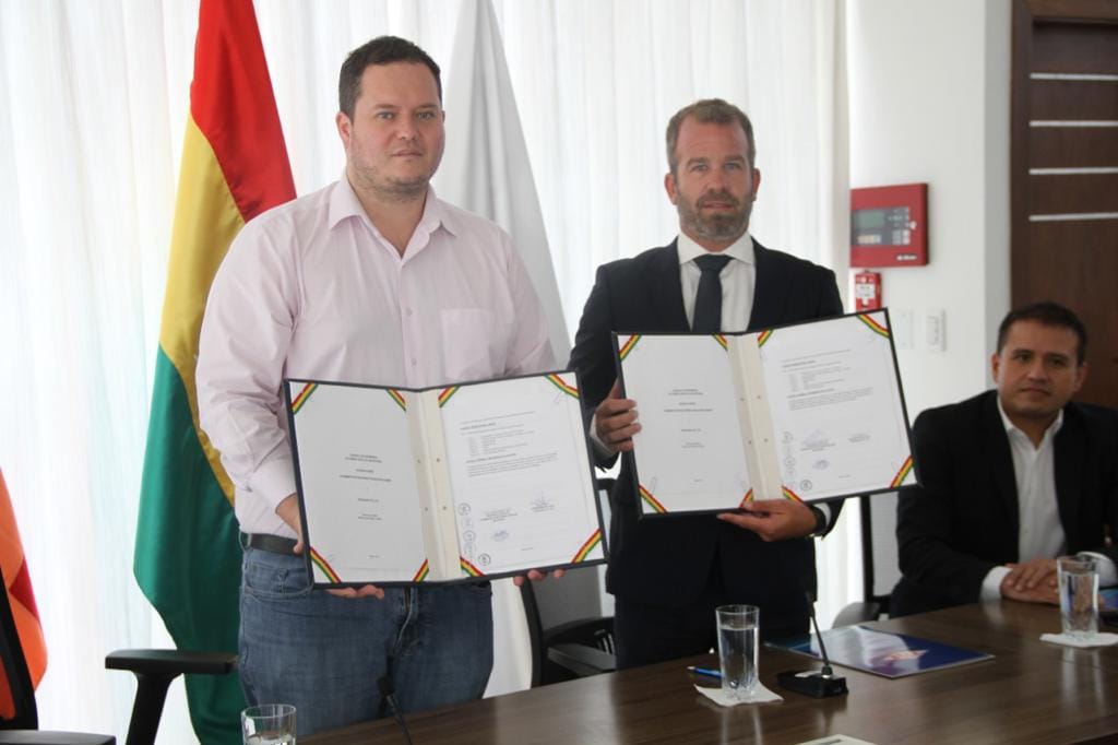 YPFB firma contrato de venta de gas natural con empresa brasileña Tradener