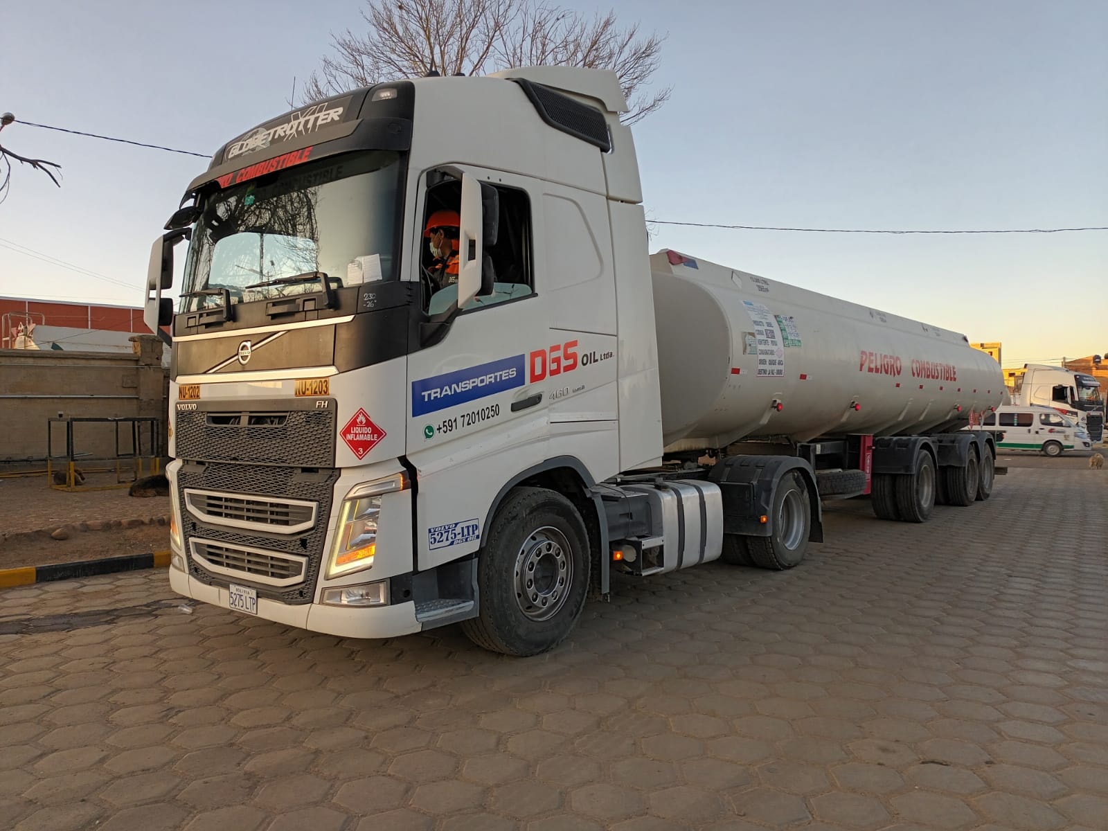 Vocero ratifica que YPFB garantiza el abastecimiento de diésel en todo el país 