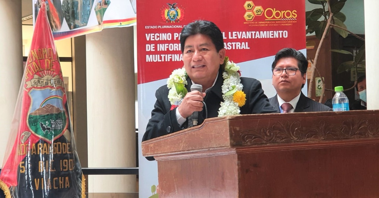 Ministro entrega a Viacha catastro en 2D que asegura Bs 3 millones anuales al municipio