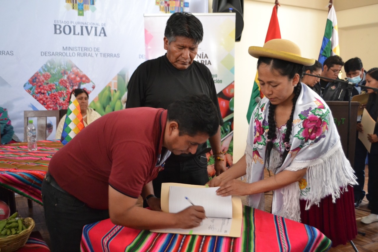 Gobierno viabiliza más de Bs 17 millones de inversión para fortalecer la producción de hortalizas