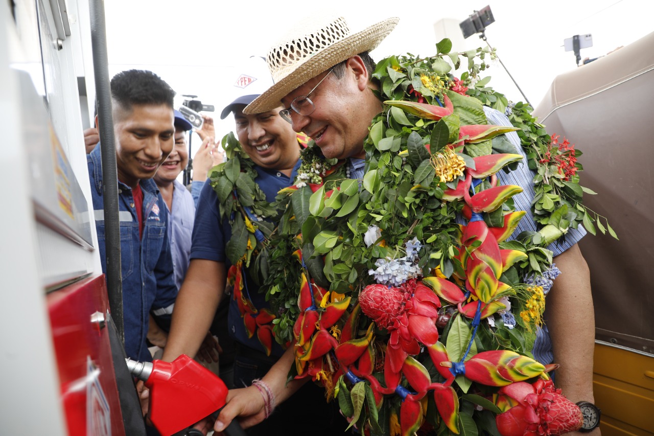 Gobierno entrega estación de servicio de carburantes en Rurrenabaque