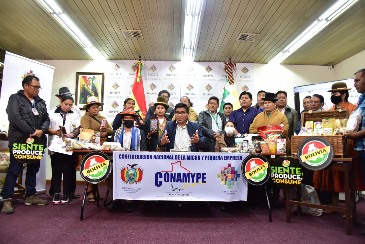 Artesanos y pymes ofertarán productos con el sello “Hecho en Bolivia” para el canastón navideño 