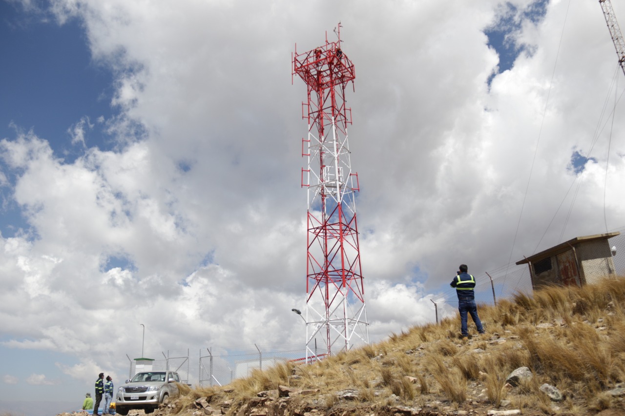 Cochabamba: Elfec concluye construcción de torre de telecomunicación en Jampina Huasi