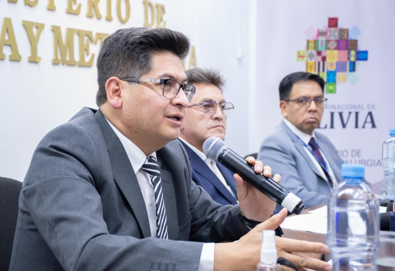 Gobierno asegura que cooperativistas mineros tienen capacidad de contribuir