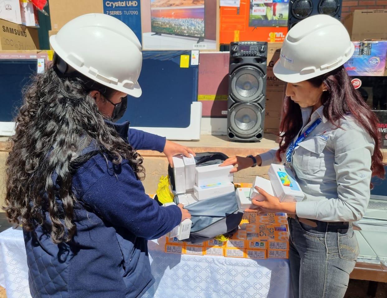 En Oruro, Aduana comisa aparatos electrónicos ilegales valorados en más de Bs 420.000