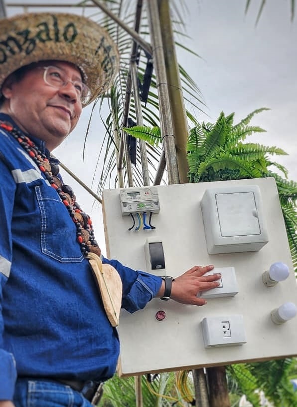 Presidente Arce entrega ampliación y renovación de líneas eléctricas en Pando