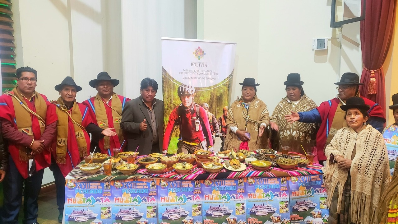 Invitan a participar de la XVII Feria del Pescado en Huatajata