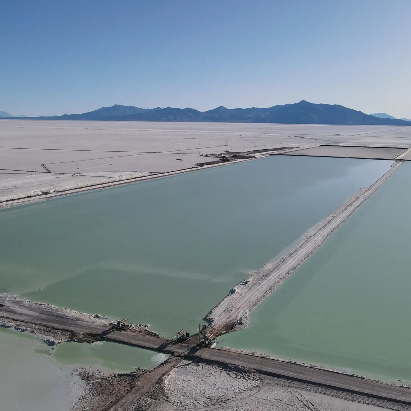 Argentina y Bolivia conversarán hoy sobre el satélite, tecnología nuclear y litio