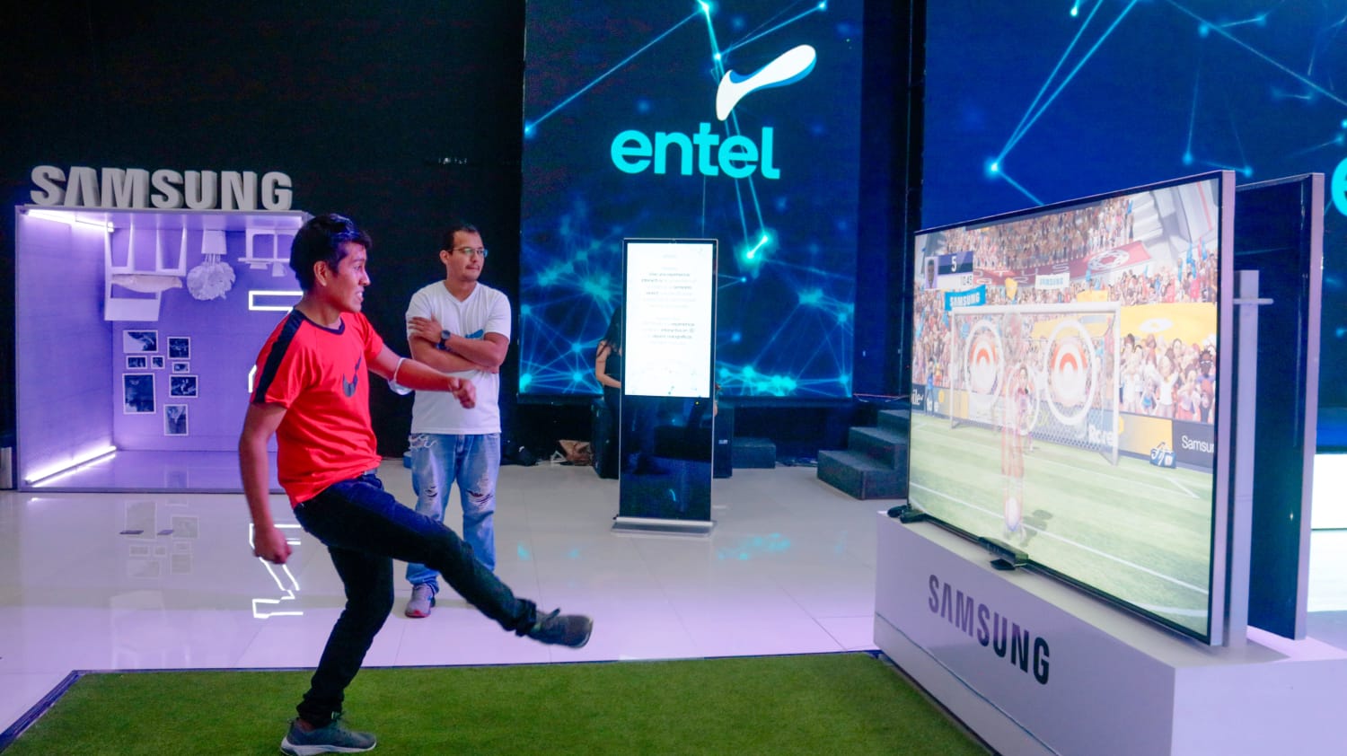 Entel logró el primer sitial con el mejor stand de espectáculo en la Expocruz 2022