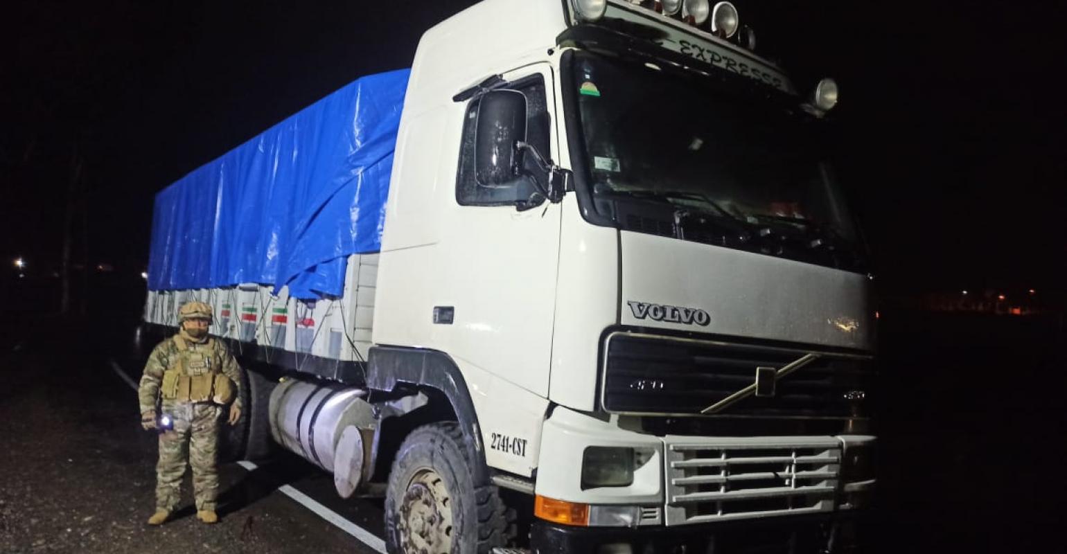 Militares incautan cerveza argentina y camión cargado con cueros ilegales