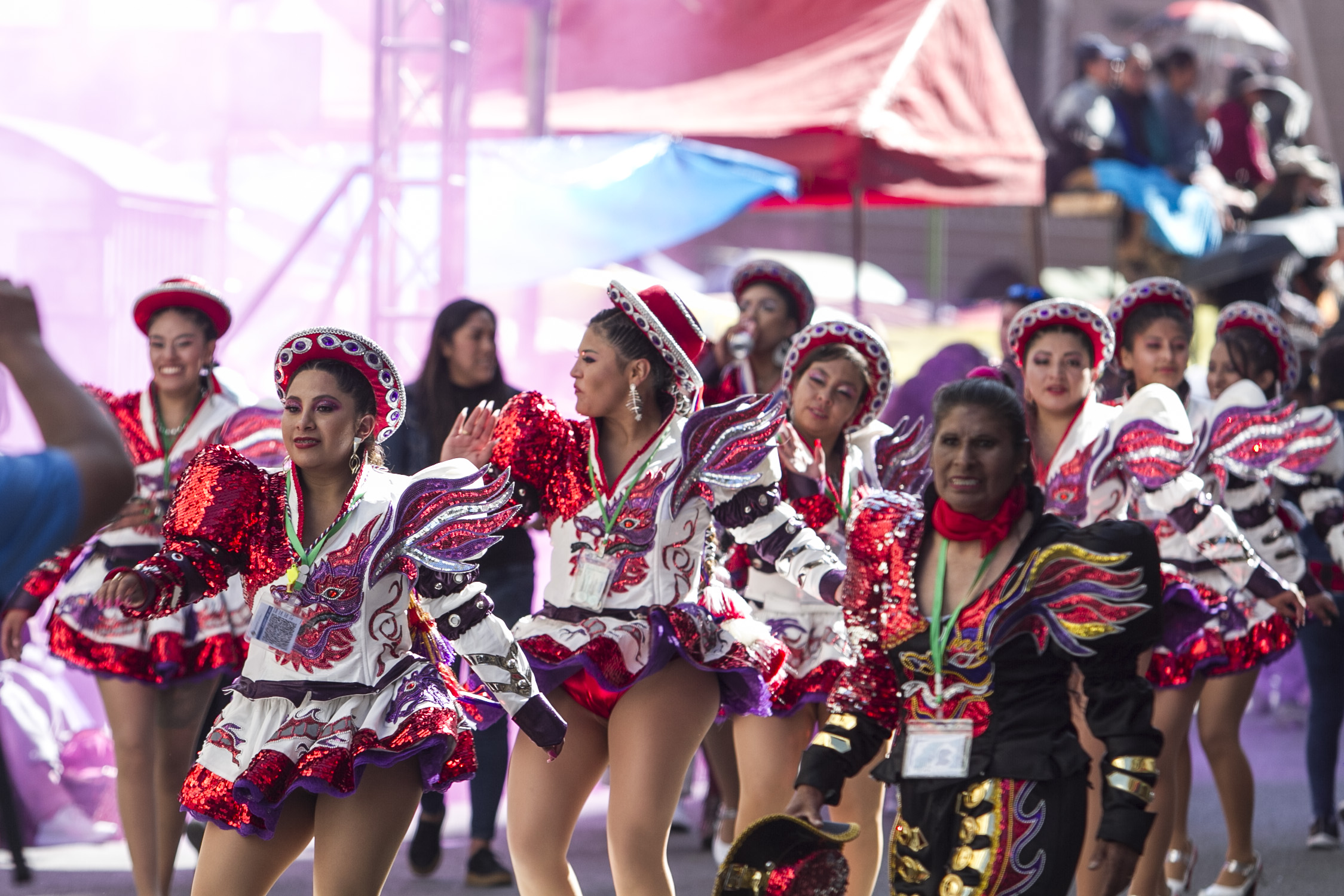 Las danzas bolivianas “trascienden fronteras y nos llenan de orgullo”, aseguró el Presidente