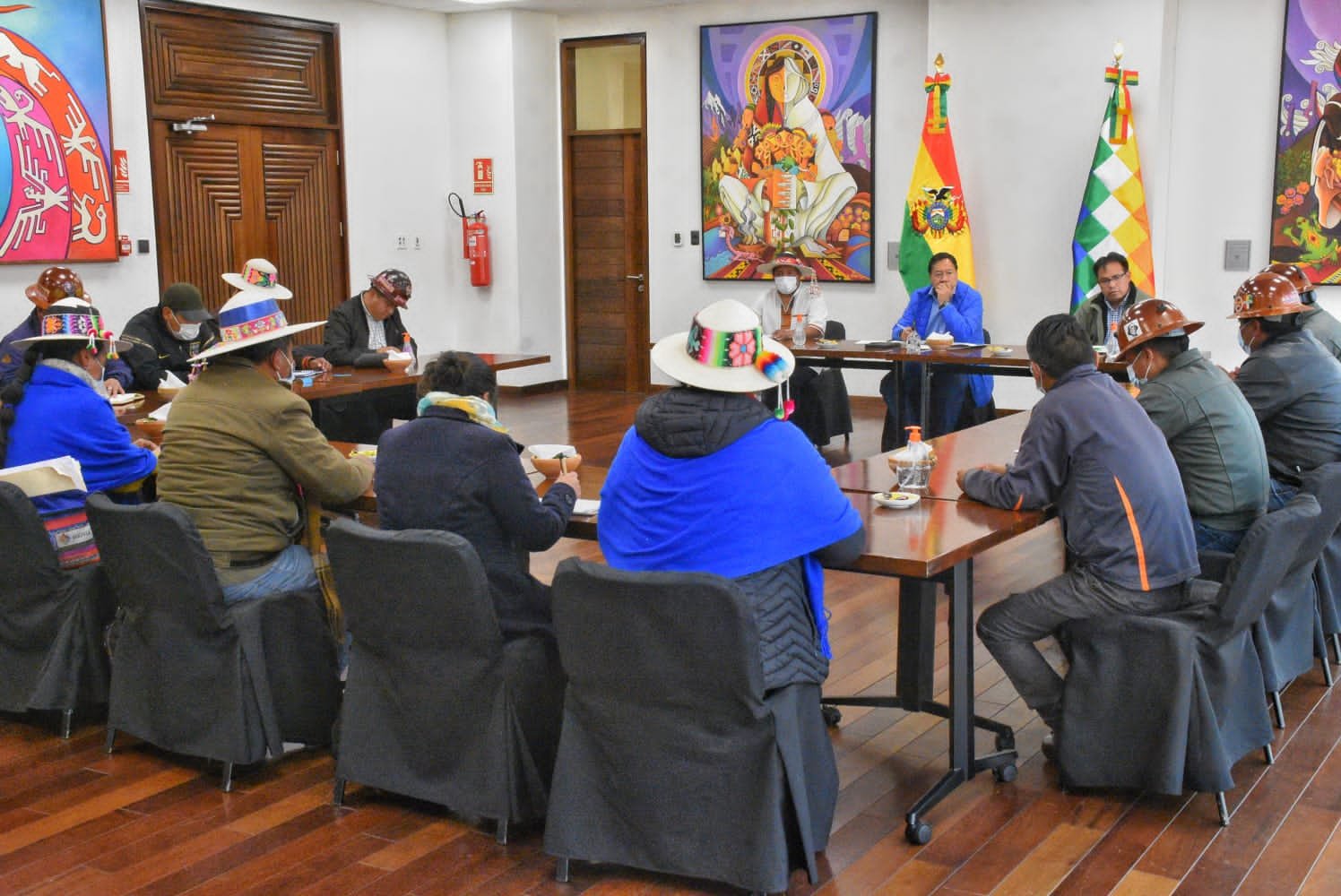 Presidente Arce y organizaciones sociales de Huanuni coordinan ejecución de proyectos