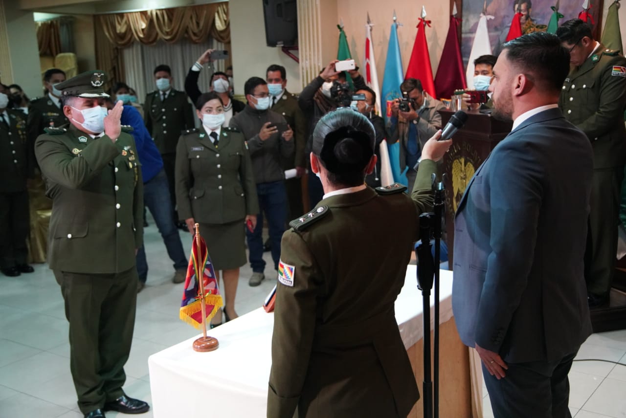 Gobierno posesiona a José Illanes como director de la FELCN con la misión de reorganizar esa unidad policial