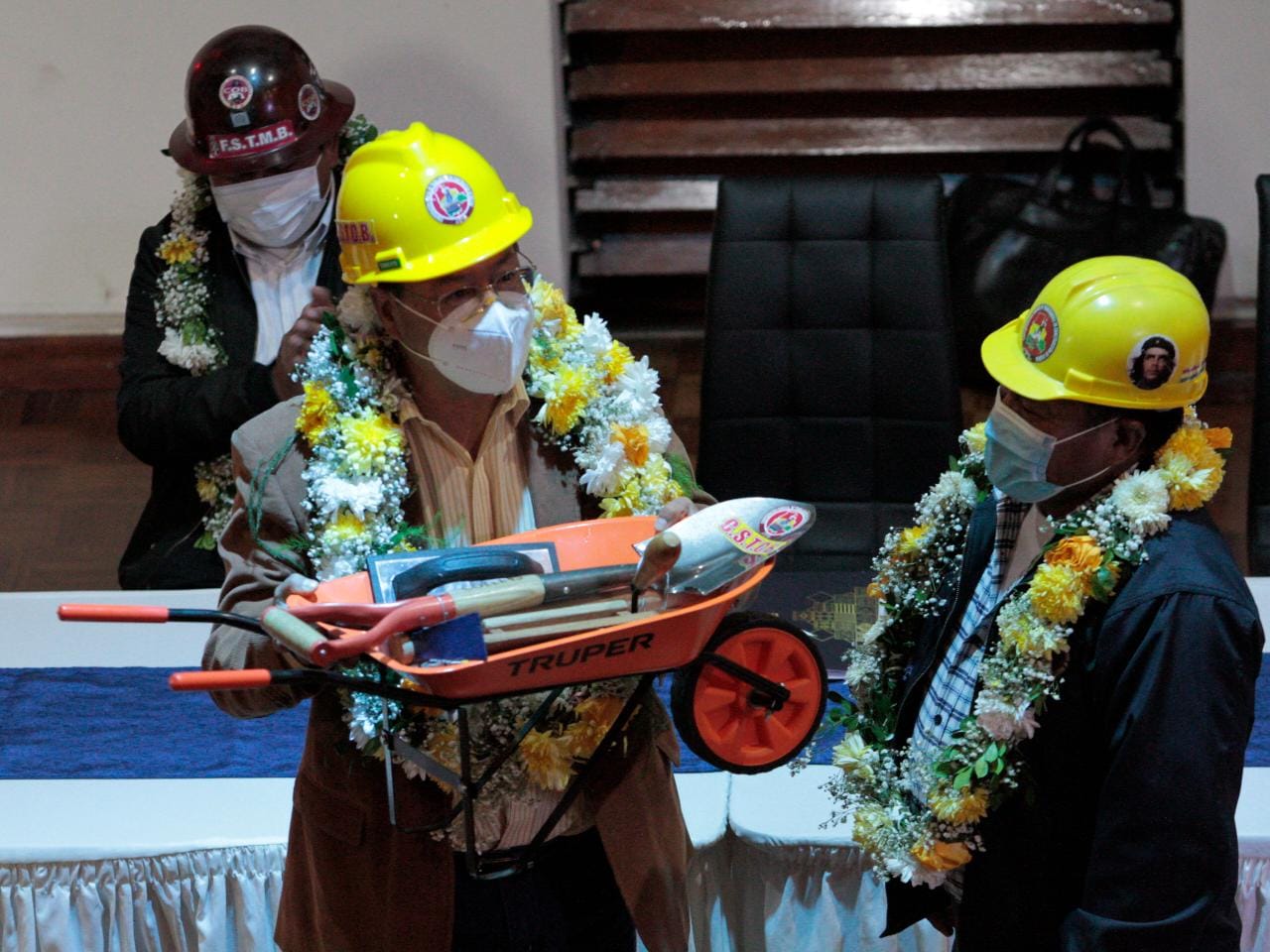 Presidente celebra 96 años de la Confederación de Trabajadores en la Construcción y ratifica su apoyo a ese sector (amplia)