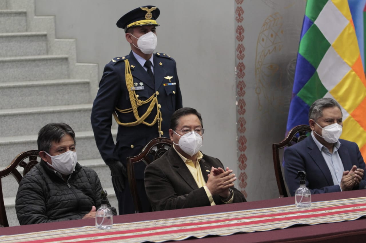 Gobierno activa sistema “Consulado en Línea” que simplifica servicios para bolivianos en el exterior