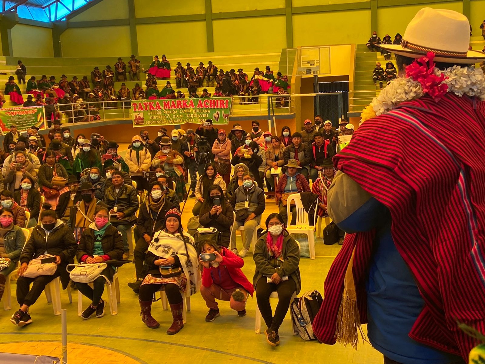 Vicepresidente se reúne con profesionales que buscan desarrollo para Pacajes