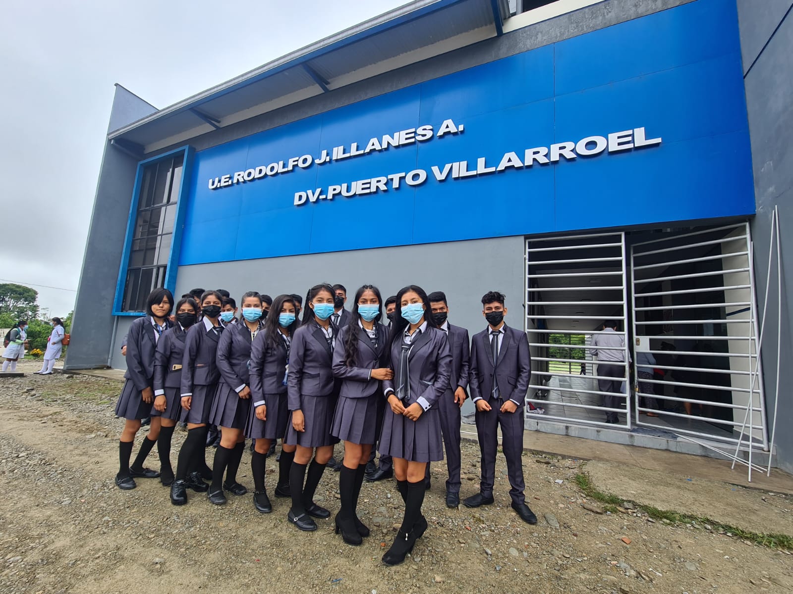 Cochabamba: Presidente entrega tres unidades educativas en Puerto Villarroel