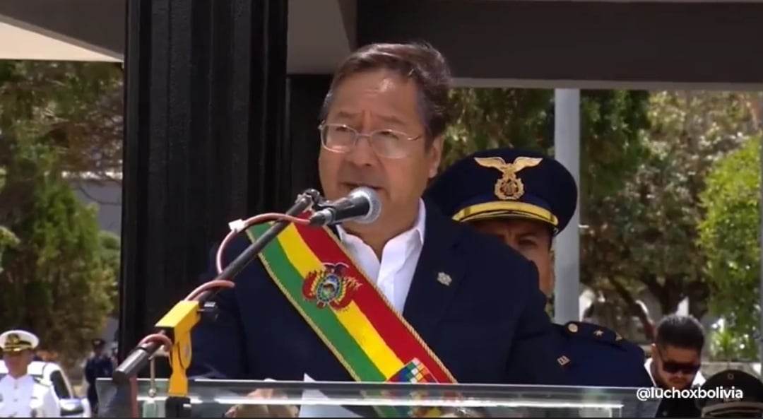 Arce congratula a egresados del Colegio Militar y les pide seguir el ejemplo de Villarroel y militares patriotas