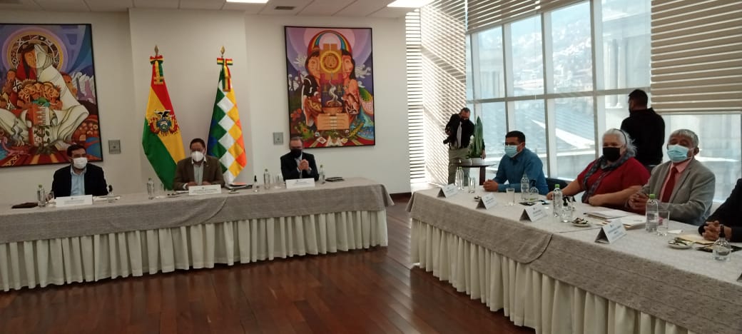 Arce se reúne con alcaldes de ciudades capitales más El Alto