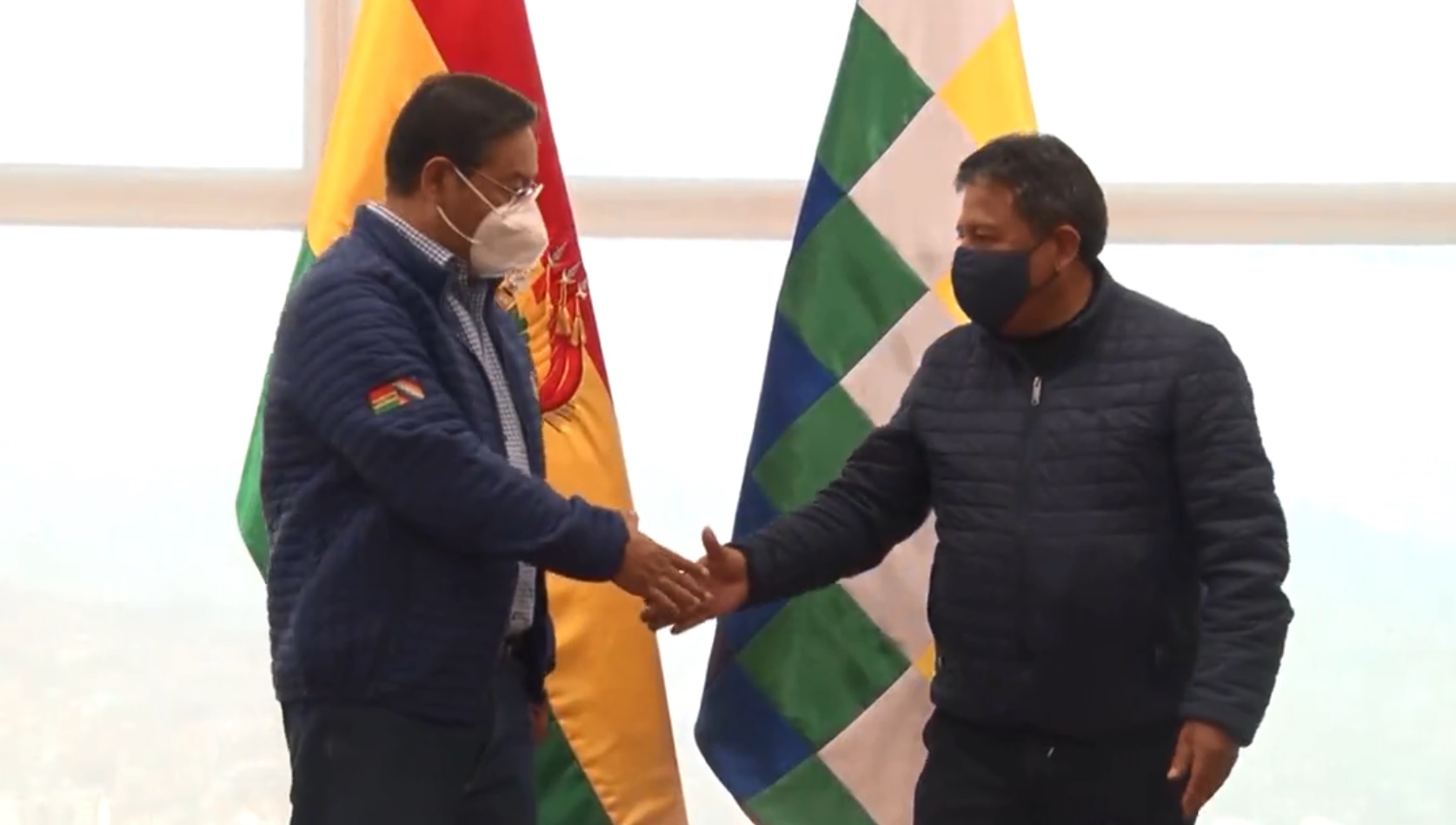 Presidente Arce deja el bastón de mando a Choquehuanca para emprender viaje a Cuba