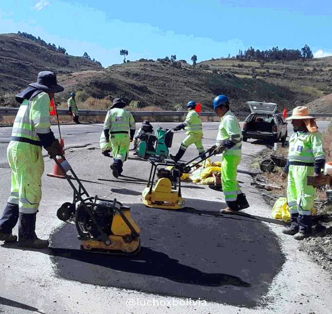 Gobierno invierte Bs 15 millones en mantenimiento de 397 Km de la Red Vial Fundamental en Chuquisaca