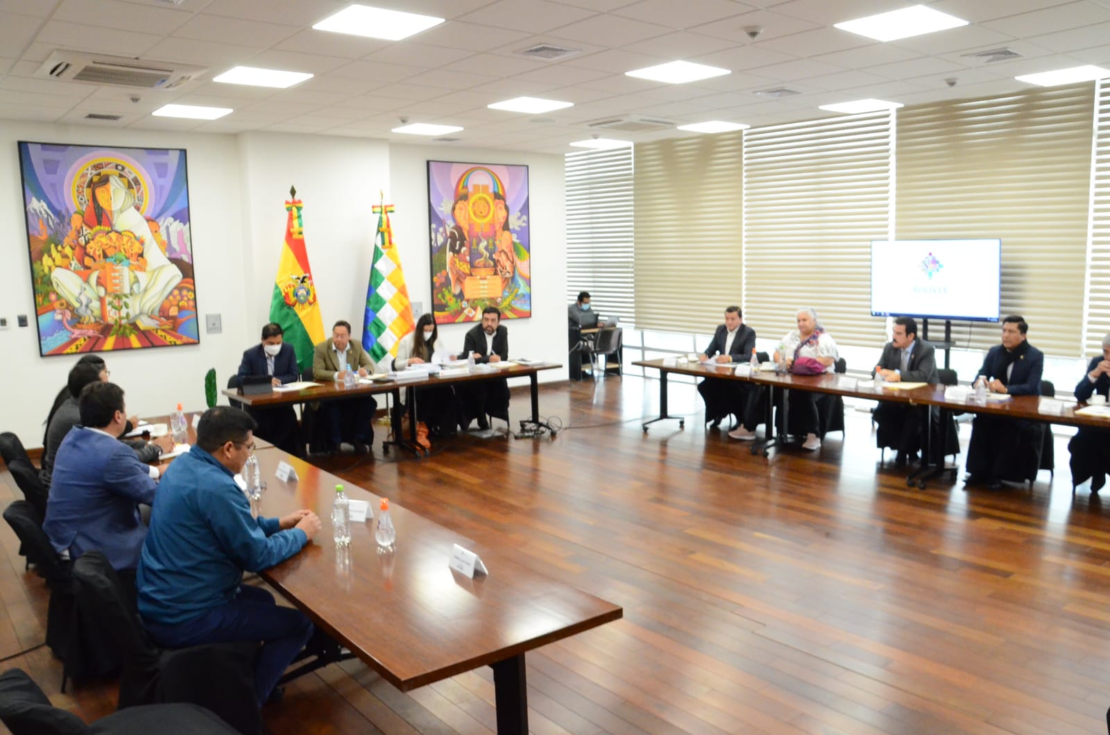 Presidente y alcaldes de ciudades capitales comienzan reunión de explicación del Plan de Desarrollo Económico y Social