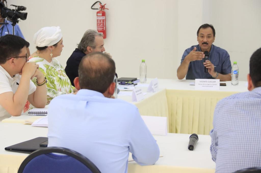 Camacho y cívicos intentaron imponer fecha censal sin sustento técnico