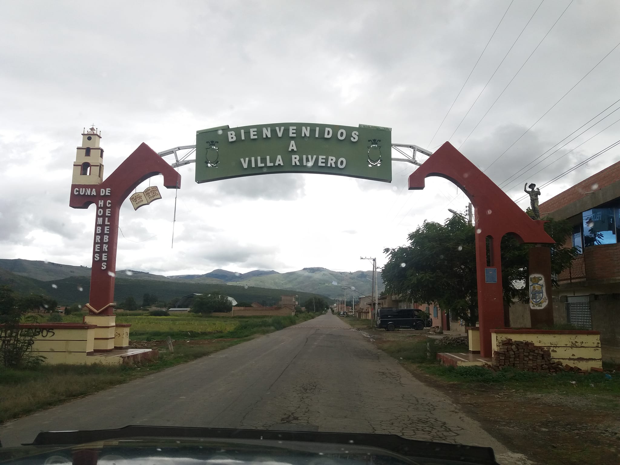 Presidente Arce saluda a Villa Rivero y destaca el patriotismo y cultura de su gente