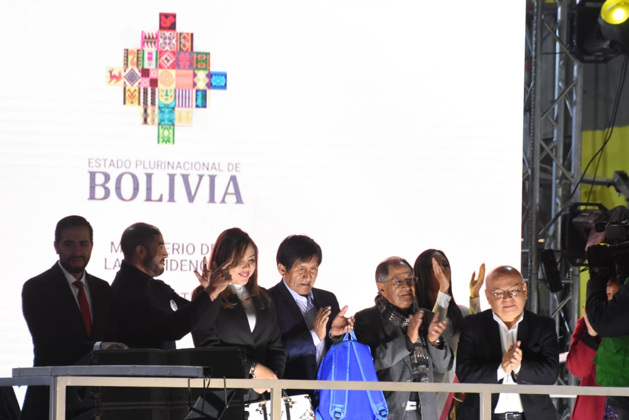 Alcón inaugura stand del Viceministerio de Comunicación en la Fipaz y llama a apoyar la producción nacional