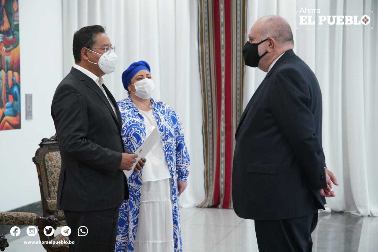 Presidente recibe cartas credenciales de embajadores de 10 naciones