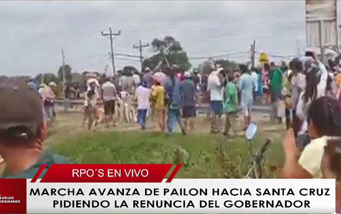 Marcha a Santa Cruz fue emboscada por grupos de Camacho, hay heridos y se reagrupan para seguir la caminata