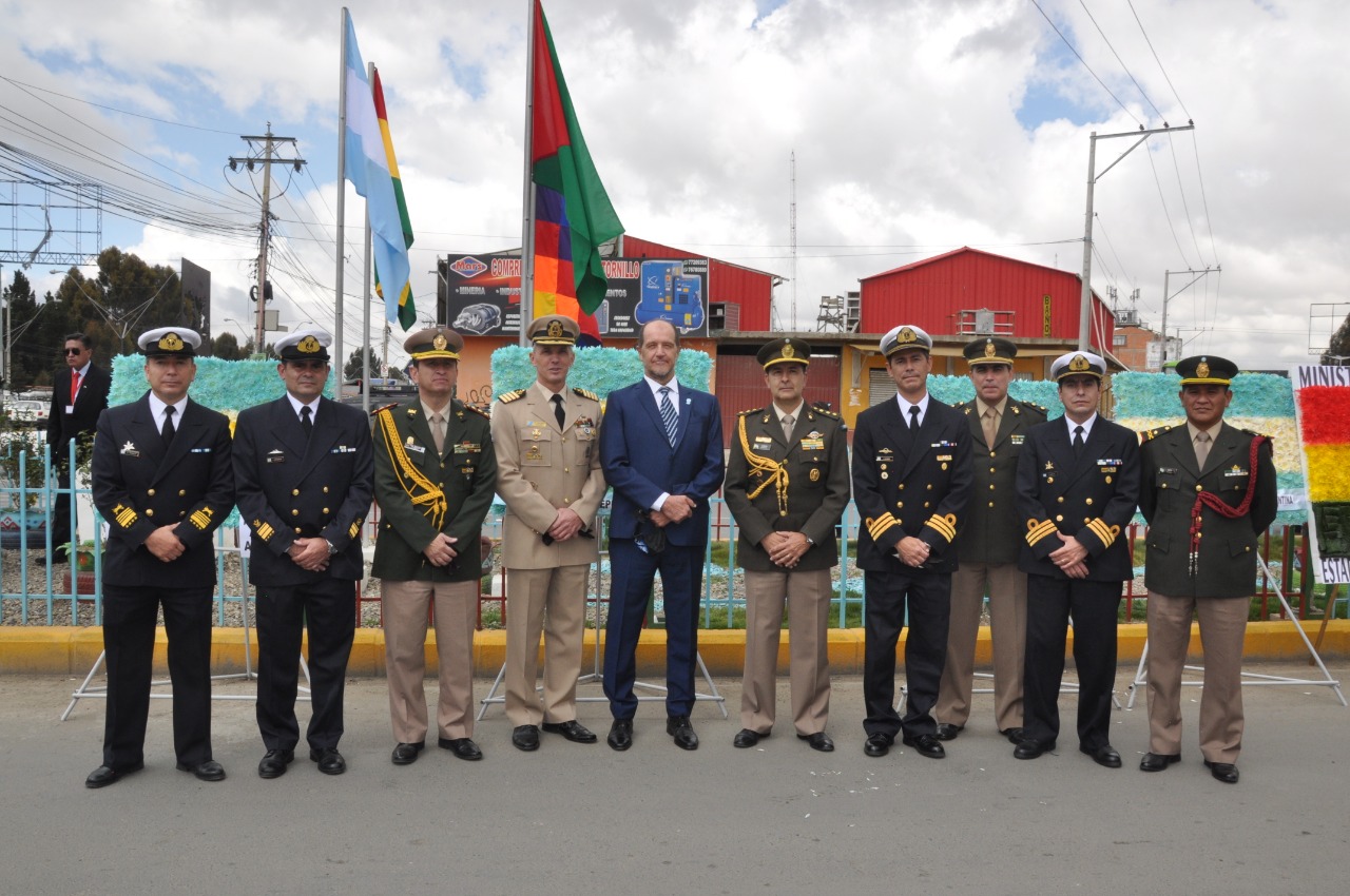 Embajador argentino rinde homenaje a los caídos en las Malvinas en 1982