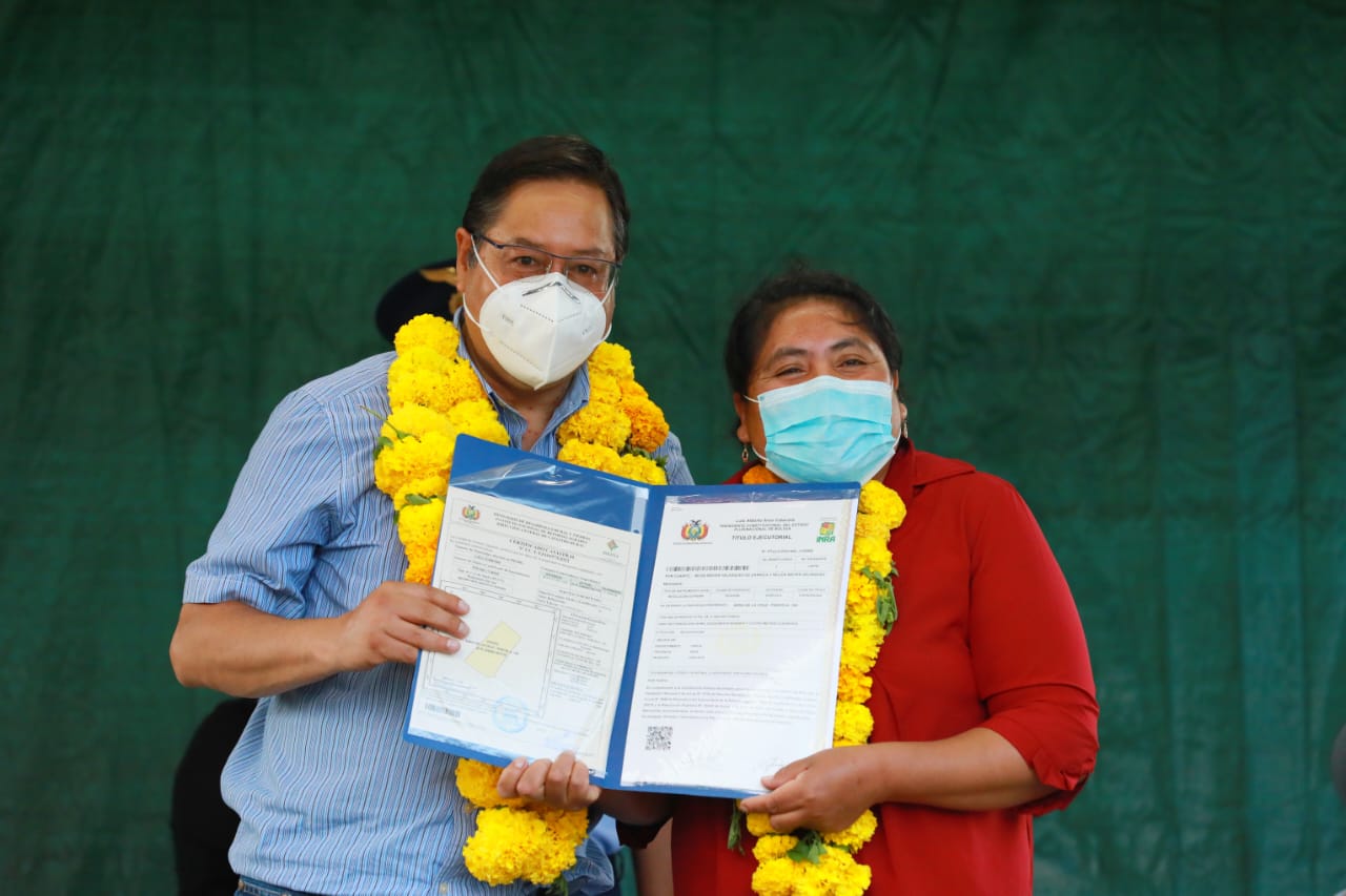 Gobierno entrega 986 títulos ejecutoriales a beneficiarios de cuatro provincias de Tarija