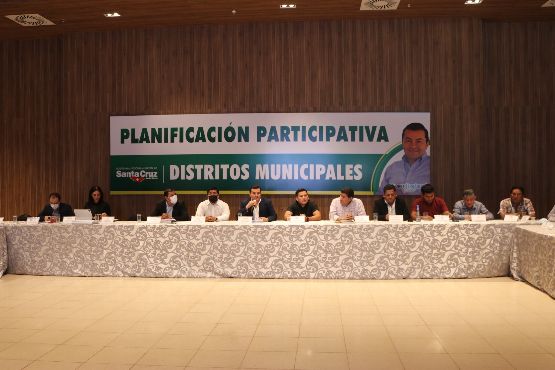 Alcaldes de Santa Cruz forman mesas técnicas de trabajo con miras a la reunión con el INE