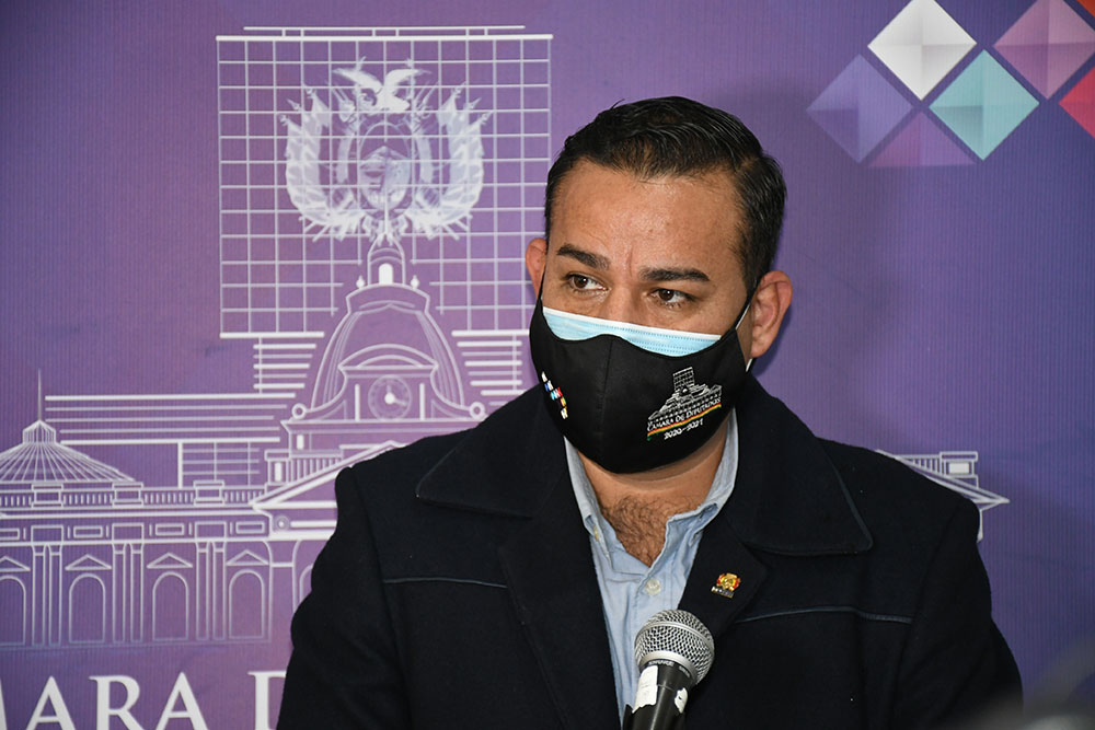 Diputado Céspedes se suma a demanda y exige establecer destino de la “extorsión” del exsecretario de Gobernación cruceña