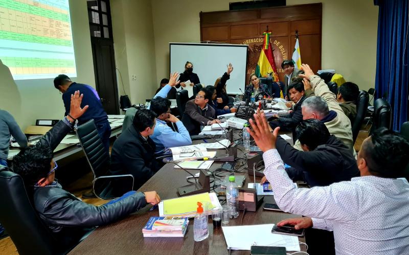 Contraloría: 15 varones y seis mujeres pasan a la etapa de evaluación de méritos