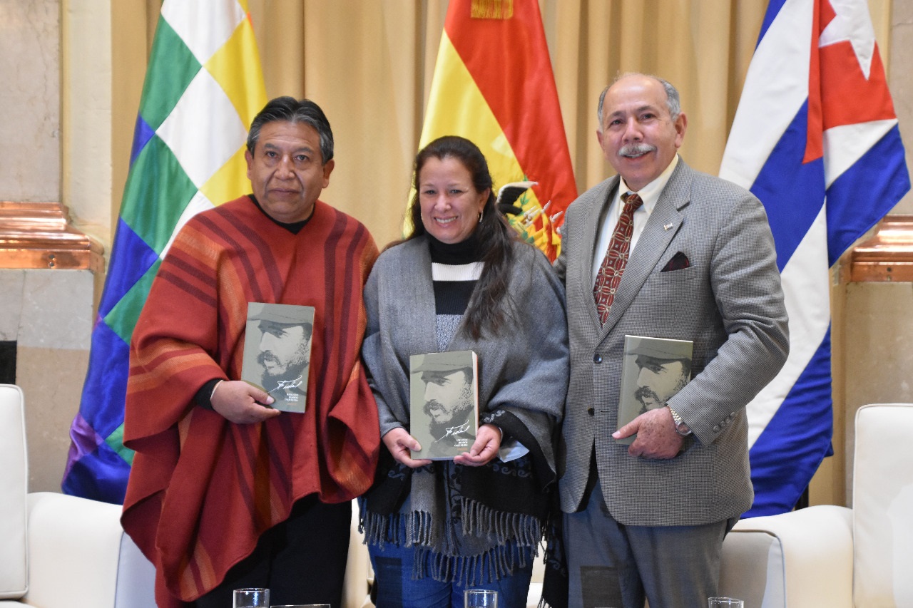 Vicepresidente sugiere a nuevos líderes alimentarse del pensamiento de Fidel, de su ejemplo y trabajo