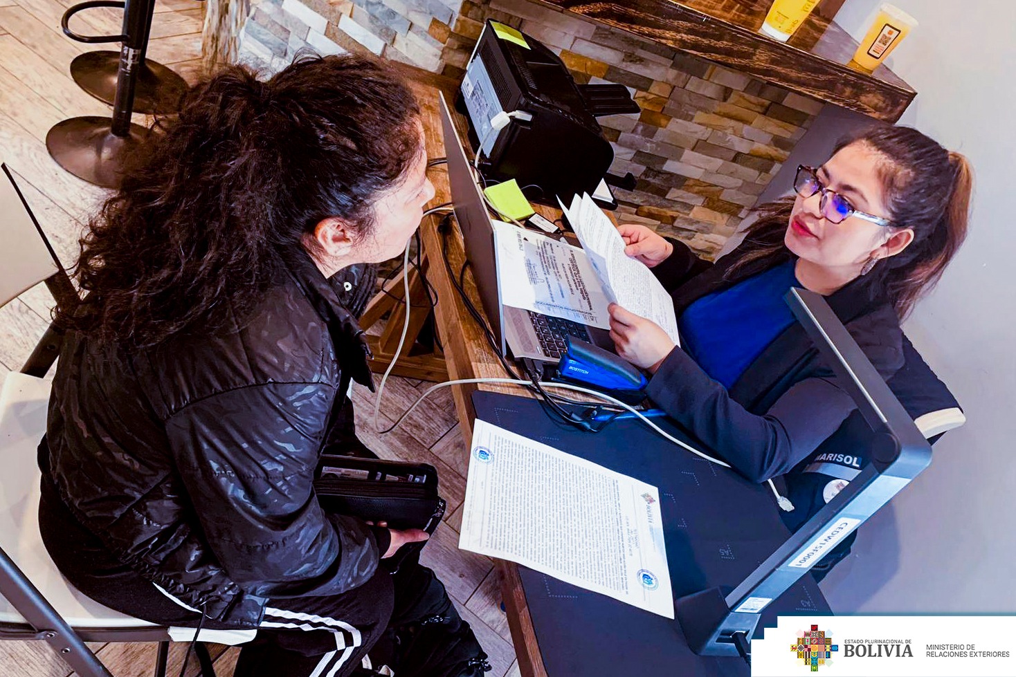 Gobierno destinó Bs 2,3 millones para brindar atención a los connacionales residentes en el exterior