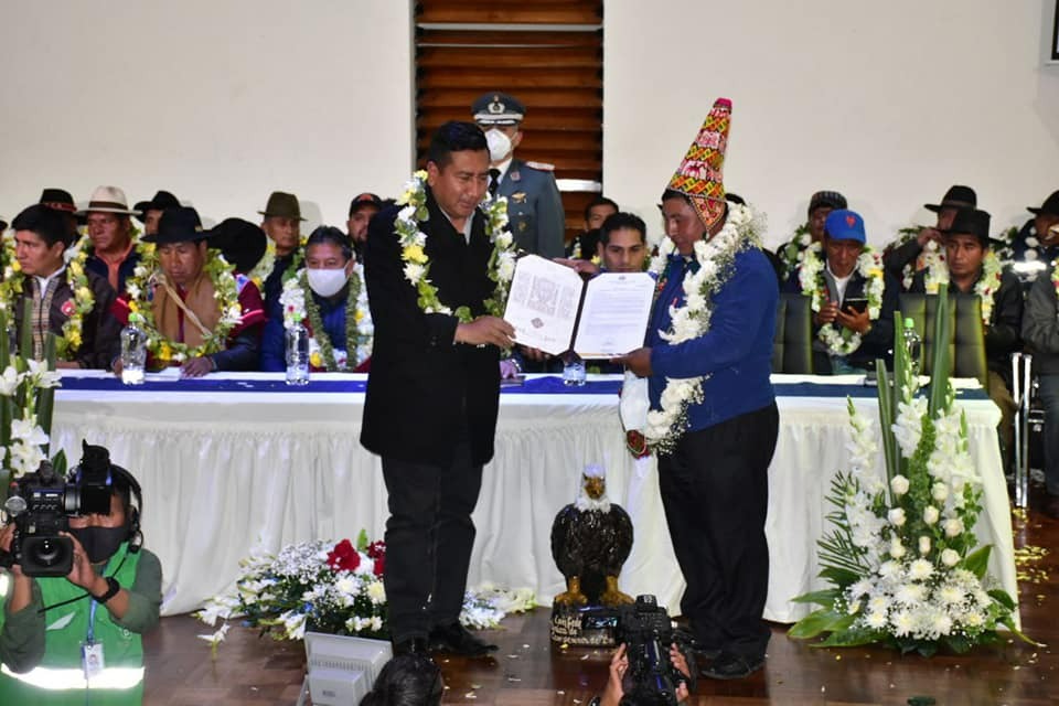 Cámara de Diputados rinde homenaje a la CSUTCB por sus 43 años de creación 