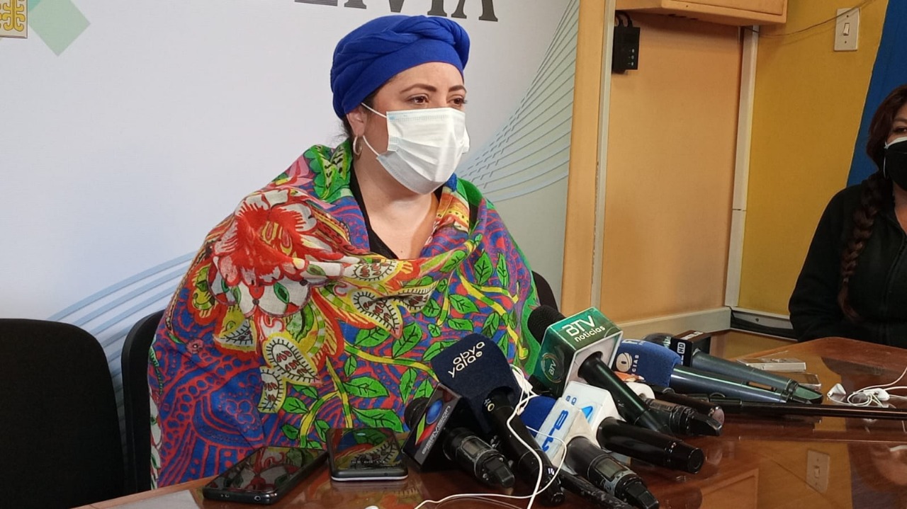 Prada a Camacho: Póngase a trabajar y deje de utilizar al MAS para buscar protagonismo político