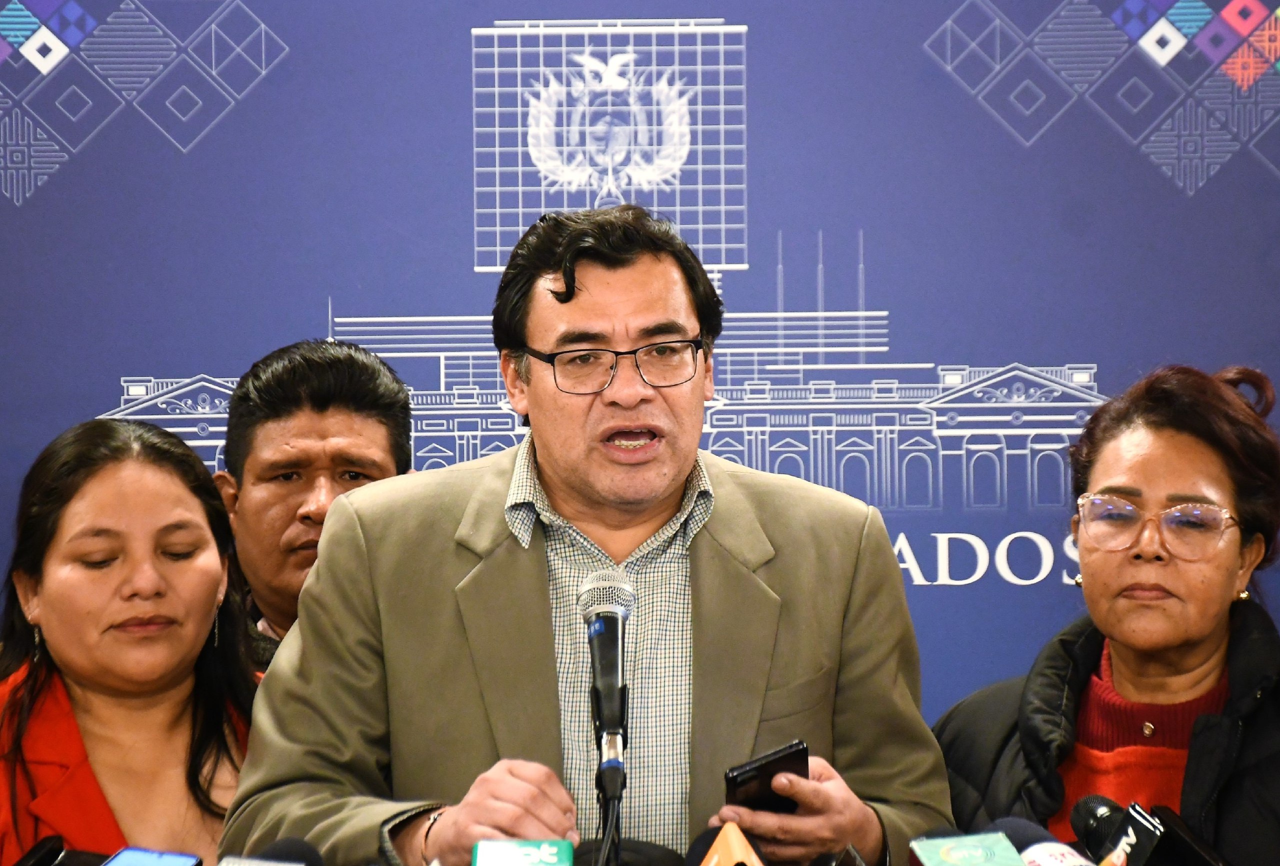 Diputados llaman a levantar “inmediatamente” las medidas de presión en Santa Cruz